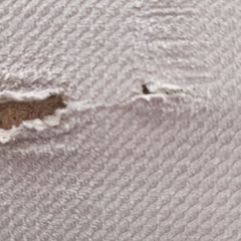 İki Ay Sonra Beliren Yırtıklar İçin Kullanıcı Hatası İddiası Kabul Edilmedi