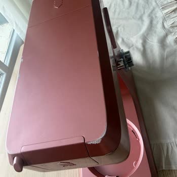 Servis Sonrası Derin Çizik Ve Yağ Lekeleriyle İade Edilen Ürün İçin Yenisiyle Değişim Talebi