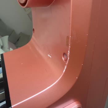 Servis Sonrası Derin Çizik Ve Yağ Lekeleriyle İade Edilen Ürün İçin Yenisiyle Değişim Talebi