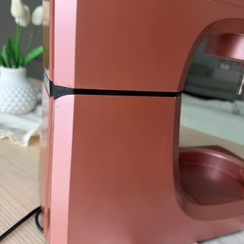 Servis Sonrası Derin Çizik Ve Yağ Lekeleriyle İade Edilen Ürün İçin Yenisiyle Değişim Talebi