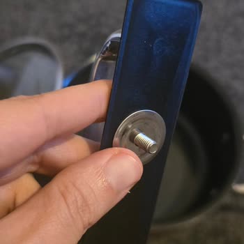 Karaca Züccaciye Kapaktaki Vida Problemi Nedeniyle Ürünü Sağlıklı Şekilde Kullanamıyorum