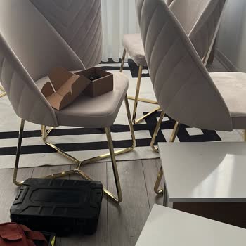 İnegöl Plus'tan Yanlış Sandalyeler Ve Uzayan Teslimat