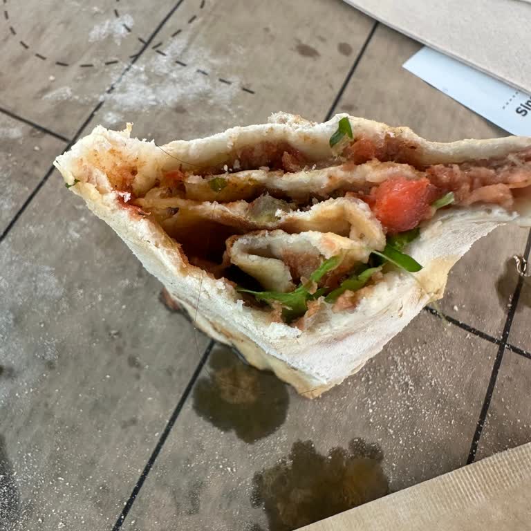 Edirne Erasta AVM Pidem Şubesinde Lahmacun İçinde Kıl Çıktı
