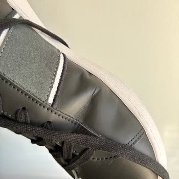 Lacoste Deri Ayakkabısının Bir Gün İçinde Çatlak Ve Büzülme Sorunu