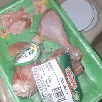 Migros Kars Şubesinde Banvit Piliç Baget'in Koyulaşmış Ve Kurumuş Satışı