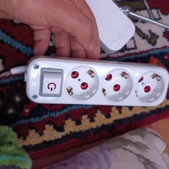 Amiral Elektrik Üçlü Prizde Yangın Tehlikesi: Evimiz Neredeyse Yandı