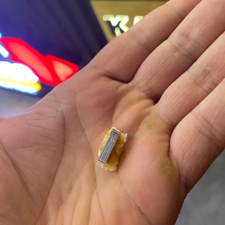 Packet Burger'de Zımba Teli Çıktı: Gıda Güvenliği İhlali Ve Yetersiz Açıklama