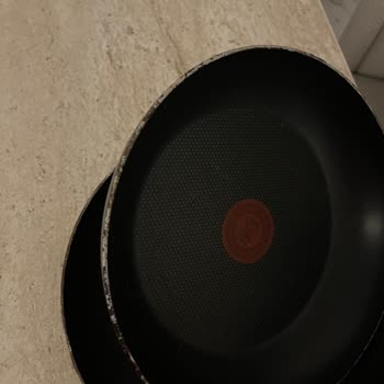 Tefal 3'lü Tava Setinde Yüzey Atması, Hızlı Yanma Ve İade Talebi
