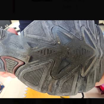 Skechers Ayakkabısının Tabandaki Çatlaklar Üretim Kusuru Olarak Değerlendirilmedi