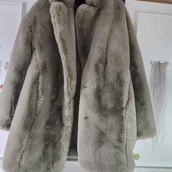 Dolap Uygulamasında Ayıplı Kürk Ürününün İadesi Reddedildi, Satmaya Zorlanıyor