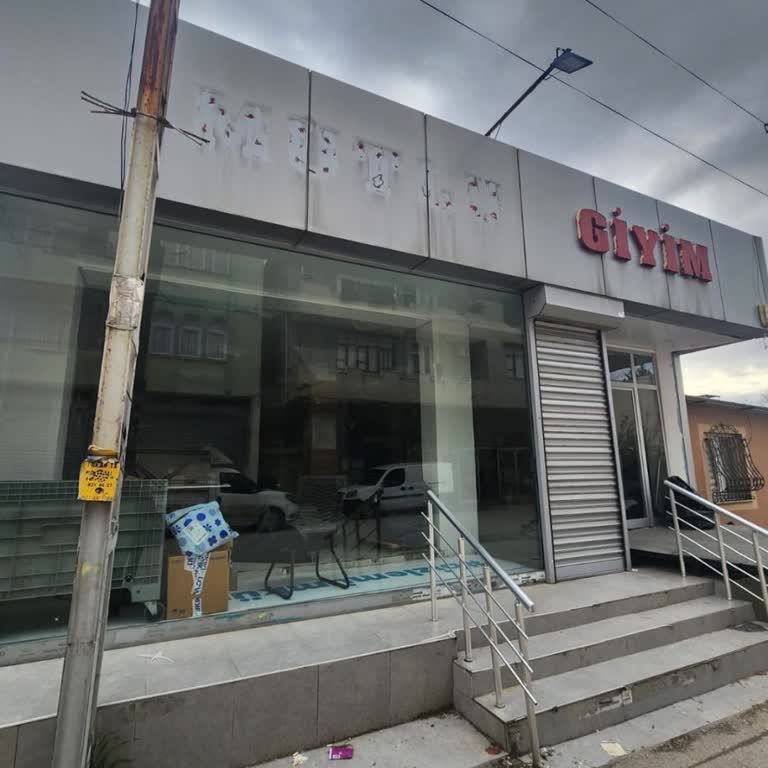 Cargo X  Şubesinin Kapalı Olması ve Bilgilendirme Eksikliği Nedeniyle Teslim Edilmeyen Kargo