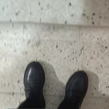 FLO'dan Alınan Sol Ayakkabıda Bastıkça Hava Sesi Geliyor!