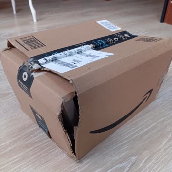 Manisa Mesir Şubesinde Patlak Ve Deforme Paket Ve Personel Tutumu