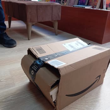 Manisa Mesir Şubesinde Patlak Ve Deforme Paket Ve Personel Tutumu