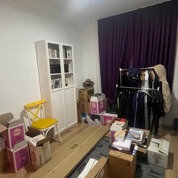 Kırık Parçalarla Gelen Billy Kitaplık Ve Çözüm Sunamayan IKEA Müşteri Hizmeti