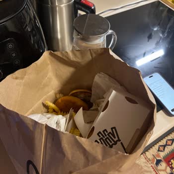 Siparişim Poşet Yırtıldı, Yere Döküldü ve Yemeksepeti İade Sunmadı