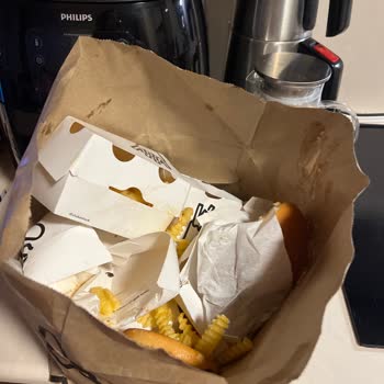 Siparişim Poşet Yırtıldı, Yere Döküldü ve Yemeksepeti İade Sunmadı