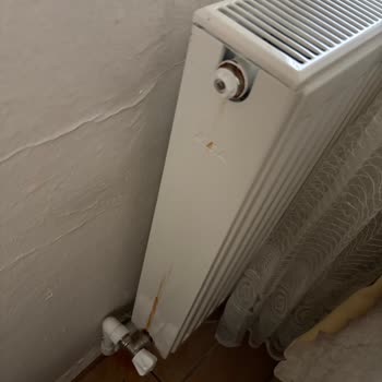 Isınmayan Ev Ve Yüksek Fatura: Peteklerde Sızıntı Ve Kombi Arızası