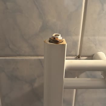 Isınmayan Ev Ve Yüksek Fatura: Peteklerde Sızıntı Ve Kombi Arızası