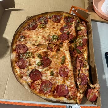 Migros Yemek’te Pişmemiş Ve Hasarlı Pizza, Canlı Yardımda Cevap Yok, Ücret İadesi Talebi