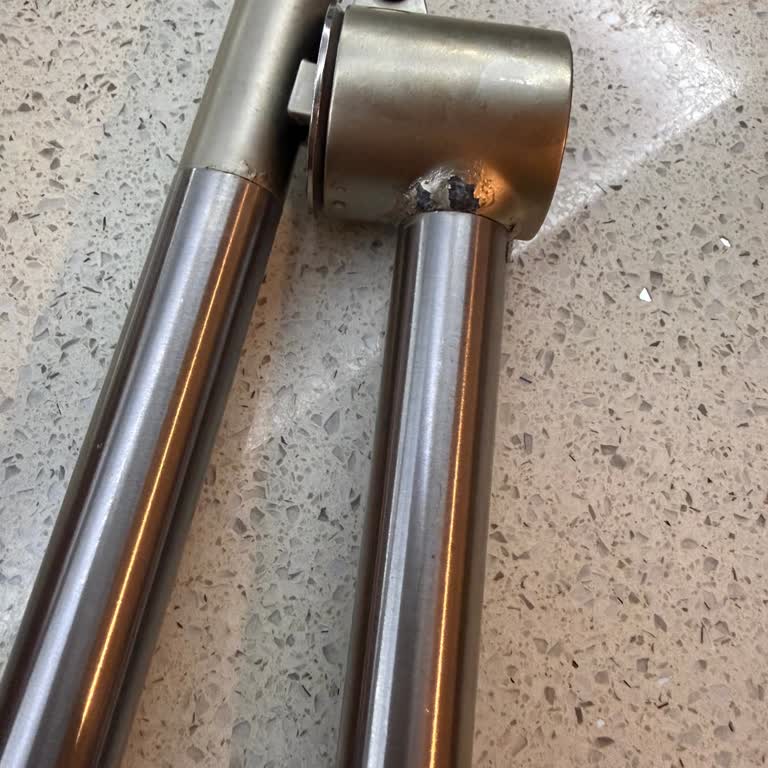 Sarımsak Ezicinin Kısa Sürede Yüzeyinin Soyulması