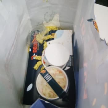 Dökülen Yemek Ve Eksik Limonatalar İçin Tam Ücret İadesi Talebi