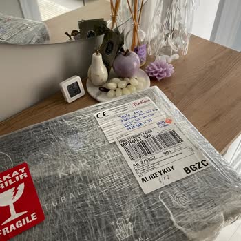 Aras Kargo Uyarı Etiketine Rağmen Mermer Kargomda Kırık