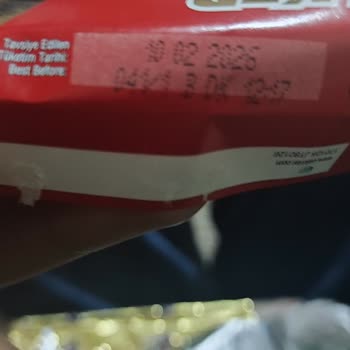 Ülker Çikolatası Görünüm Sorunu: Son Kullanma Tarihi Geçmemiş Olmasına Rağmen Tüketilemez