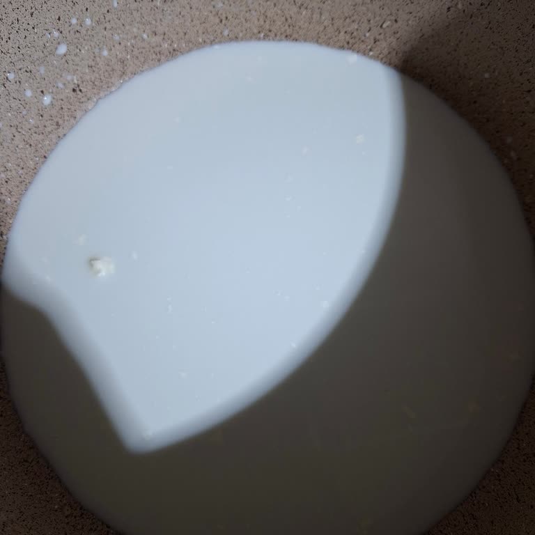 Birşah Sütünde Kesilmiş Gibi Pütürcükler Ve Tarihi Geçmemiş Ürün Şikayeti