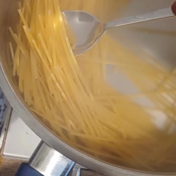 Carrefour Spagetti Ürününde Renk Değişikliği Ve Böceklenme Şüphesi