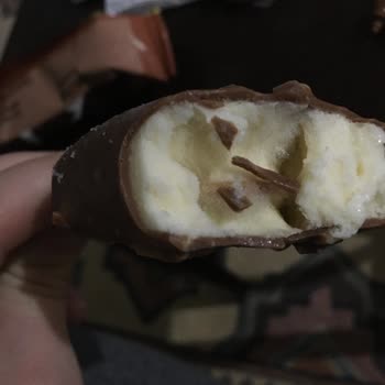 Magnum Mini Badem Altılı Dondurmasında Buzlu Boşluklar Ve Kalite İhlali