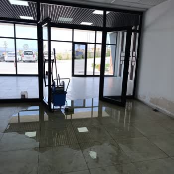 Azem İnşaat’ta Gecikmeli Teslim, Düşük Malzeme Kalitesi Ve Su Sızıntısı