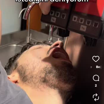 Dodo Pizza'da Çalışanın Kola Musluğundan Doğrudan İçmesi Gıda Güvenliğini Zedeliyor