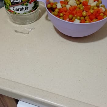 Tukaş Garnitür Ürünün İçinde Cam Parçası: Ciddi Sağlık Tehlikesi