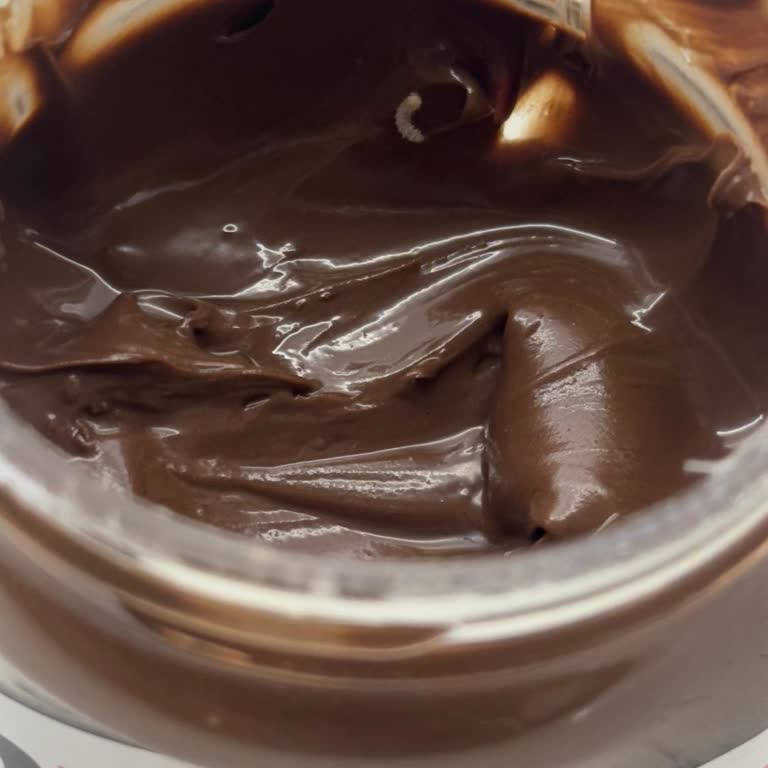 Migros Nutella Kavanozunda Kurt: Sağlık Güvenimiz Sarsıldı