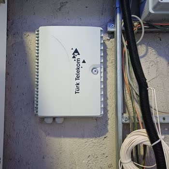Türk Telekom'dan Fiber Kurulumunda Duvar Hasarı Ve Çözüm Beklentisi