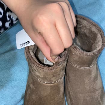 Yanlış Renk Ve Defolu Bot İçin Hızlı Değişim Talebi