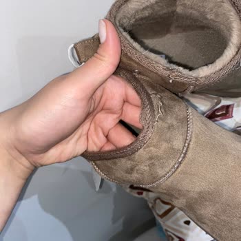 Yanlış Renk Ve Defolu Bot İçin Hızlı Değişim Talebi