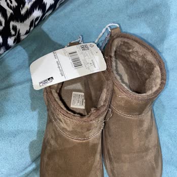 Yanlış Renk Ve Defolu Bot İçin Hızlı Değişim Talebi