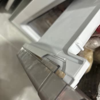 Arçelik Buzdolabı Buzluk Kapak Kırıldı Garanti Kapsamında Değişim Talebi