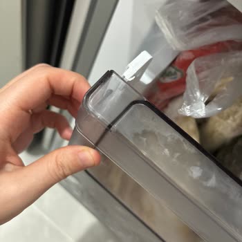 Arçelik Buzdolabı Buzluk Kapak Kırıldı Garanti Kapsamında Değişim Talebi