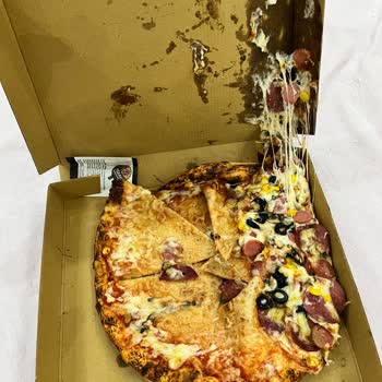 Trendyol Yemek Tüketilemez Pizza Ve Reddedilen İade Talebi Nedeniyle Tam Geri Ödeme Talebi