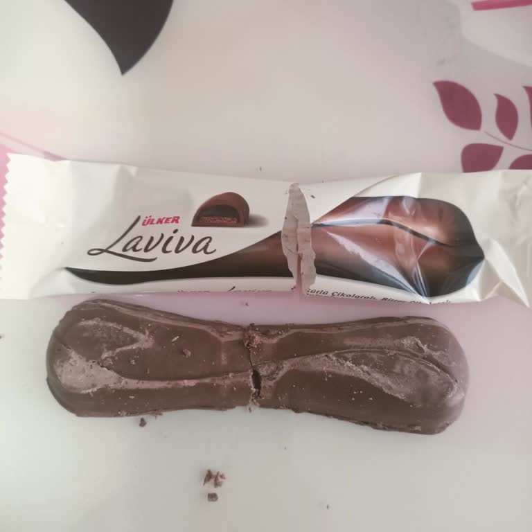 Ülker Laviva Sütlü Çikolatada Bozuk Görünen Beyaz Lekeler