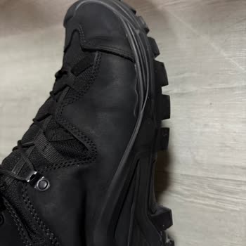 YDS Boots İki Ay İçinde Botlarda Beyaz Kusurlar: Kalite Sorunu Ve Değişim Talebi!