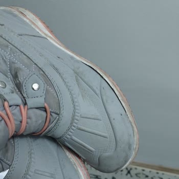 Su Geçirmez Çocuk Botu Kısa Sürede Açıldı, Müşteri Hizmetlerinden Yanıt Gelmedi