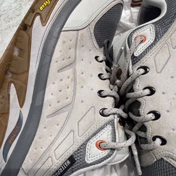 Skechers Ayakkabısında Temizlik Köpüğüyle Bile Giderilmeyen Lekeler Ve Çözüm Yokluğu