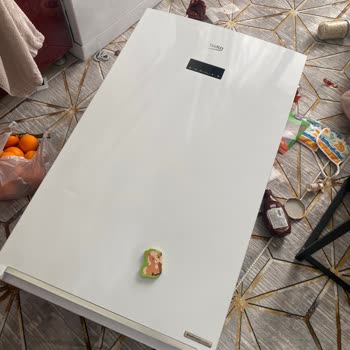 Sesli Buzdolabı Şikayetimi Servis Kapağı Kırdı, Kapı Düşerek Sorunu Büyüttü