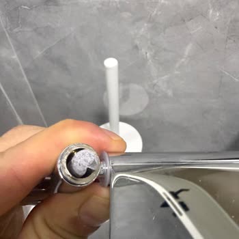 Kale Seramik D200 Krom Setindeki Tuvalet Kağıtlığı Hemen Parçalandı, Geri Dönüş Yok!