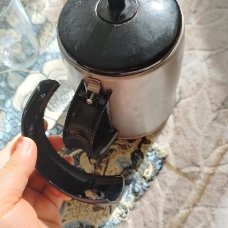 Kırılan Kulp Nedeniyle Çaycıda Yanma Riski Ve Garanti Kapsamında Yedek Parça Talebi