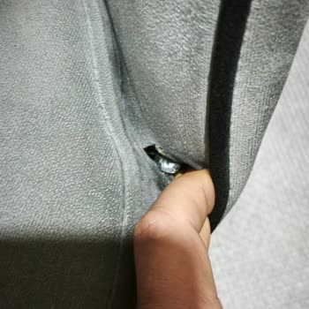 Kırılan Sandalyeler Ve Uzayan Değişim Süreci